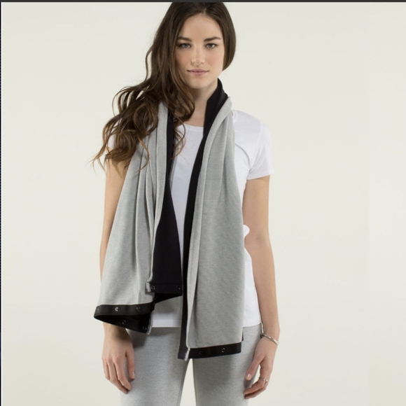 Lululemon Vinyasa Scarf *Rulu Black / Tonka Stripe Heathered Light Grey Heather - Picture 3 of 11
